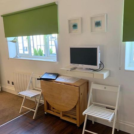 Between Piers, The Stylish Studio Flat In Cannon Place ブライトン エクステリア 写真