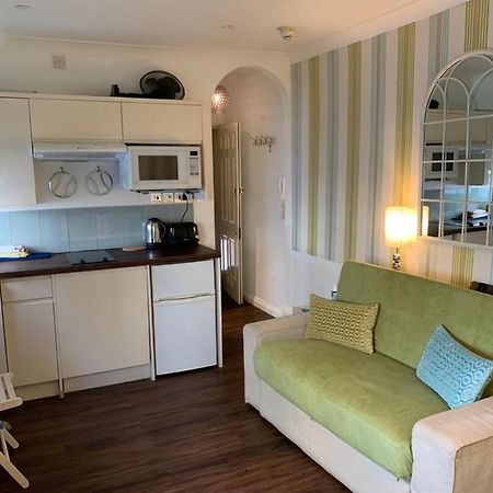 Between Piers, The Stylish Studio Flat In Cannon Place ブライトン エクステリア 写真